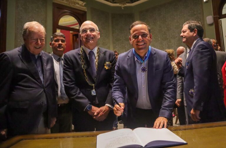 Rodrigo Neves recebe Ordem do Mérito Comercial Estácio de Sá rodrigo-neves-recebe-ordem-do-merito-comercial-estacio-de-sa