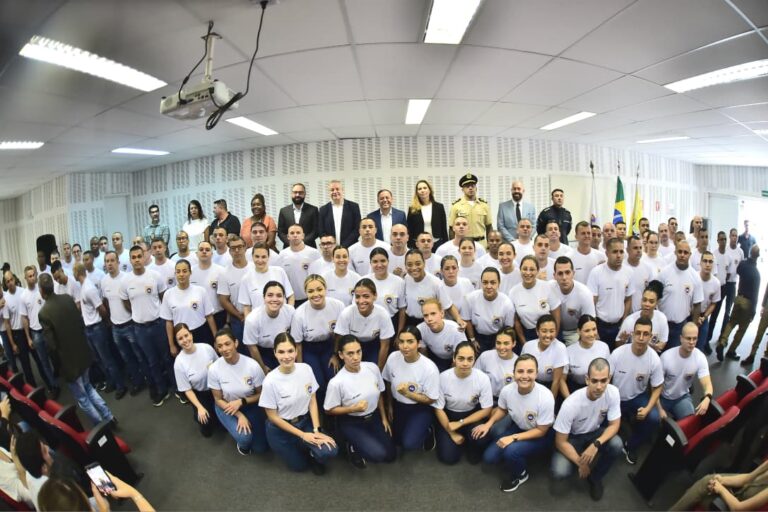 Guarda Municipal se aproxima da marca de mil agentes com nova turma guarda-municipal-de-niteroi-se-aproxima-da-marca-de-mil-agentes-com-nova-turma-de-formacao