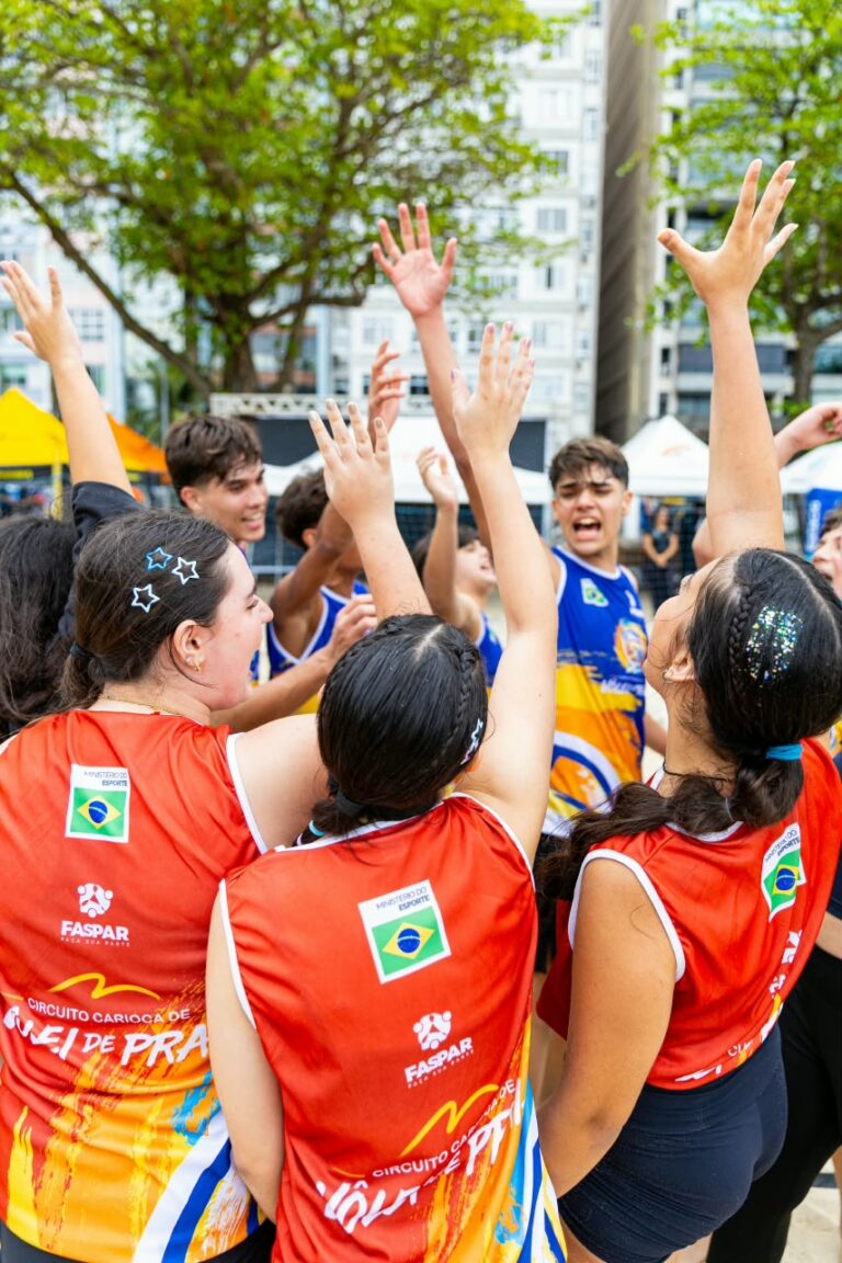 Esporte esquenta fim de semana chuvoso na Praia de Icaraí com três dias de competições e integração esporte-esquenta-fim-de-semana-chuvoso-na-praia-de-icarai-com-tres-dias-de-competicoes-e-integracao