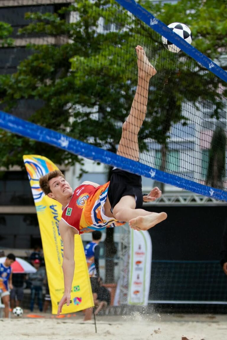 Esporte esquenta o fim de semana chuvoso na Praia de Icaraí com três dias de competições e integração esporte-esquenta-o-fim-de-semana-chuvoso-na-praia-de-icarai-com-tres-dias-de-competicoes-e-integracao