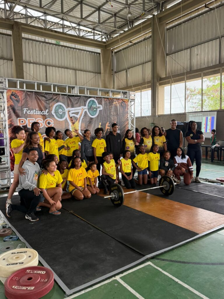 gemeos-do-caramujo-conquistam-ouro-nacional-e-garantem-vaga-no-sul-americano-de-badminton