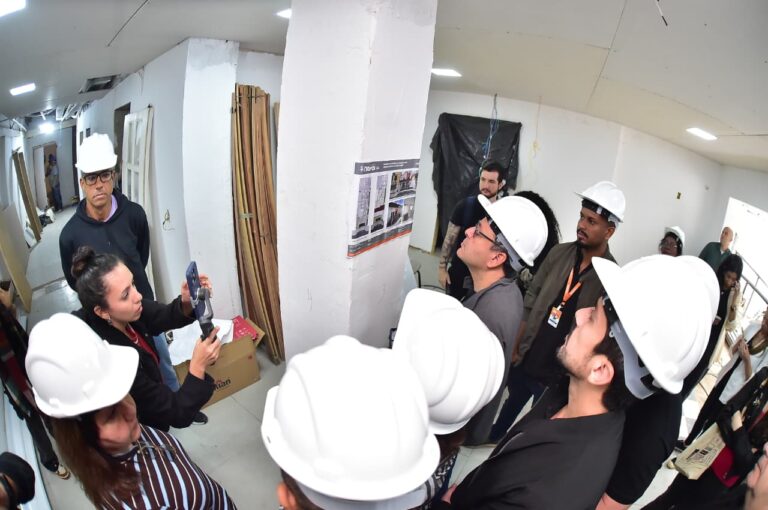 Rodrigo Neves visita obra da UBS Icaraí, a ser entregue no aniversário de Niterói prefeito-rodrigo-neves-visita-obras-da-ubs-icarai,-que-sera-entregue-no-aniversario-de-niteroi